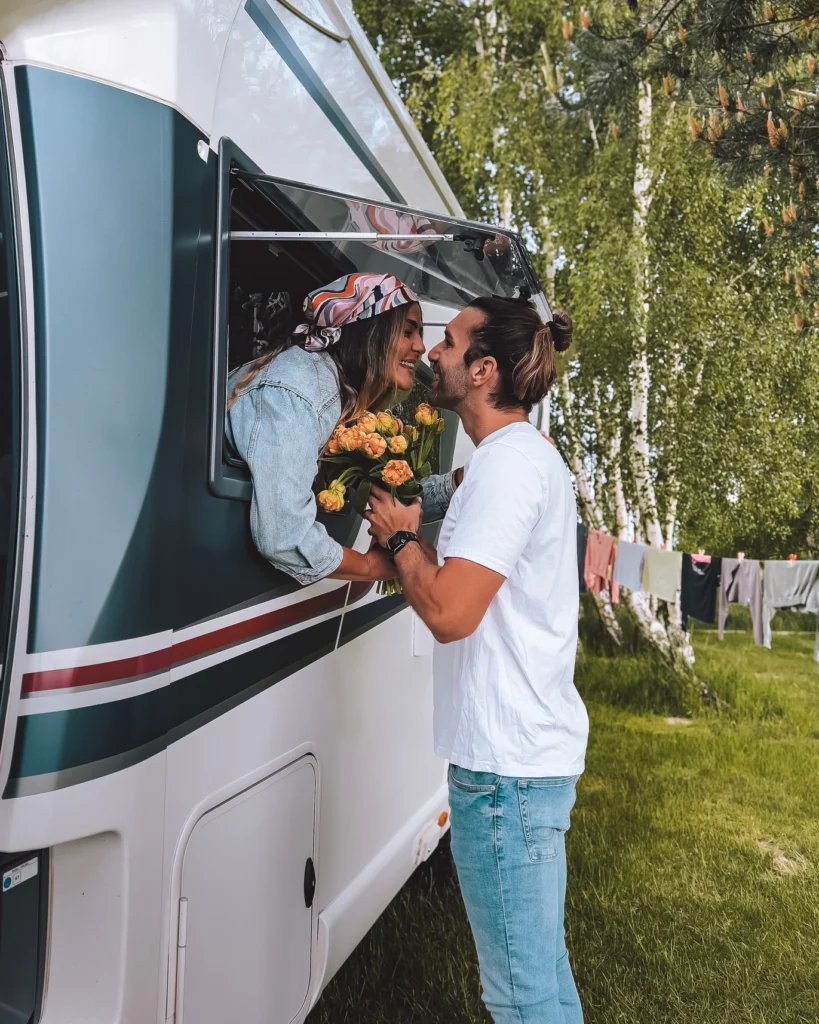 Benji picked flowers to Ariana, so cute